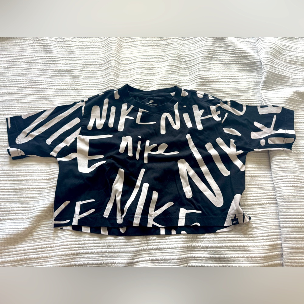 Nike Crop Top Athletic Cut Women’s Small